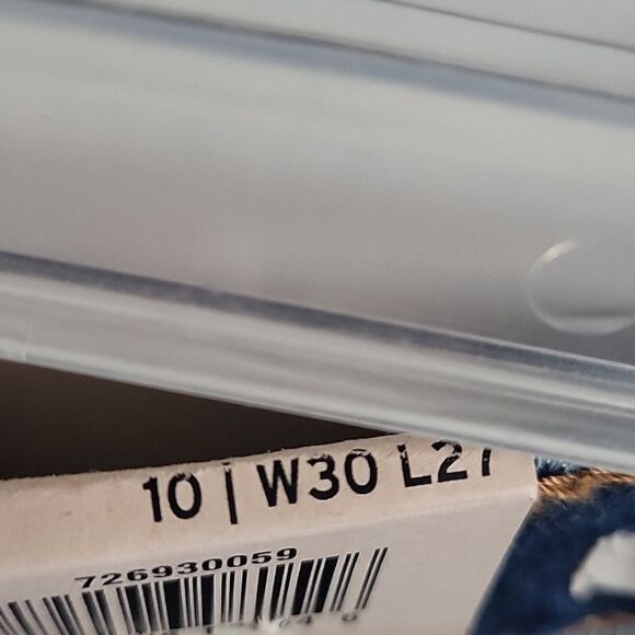 NEW 30 LEVI'S RIBCAGE STRAIGHT LEG ANKLE RIB CAGE SHORT JEANS 27 NWT - Picture 7 of 11